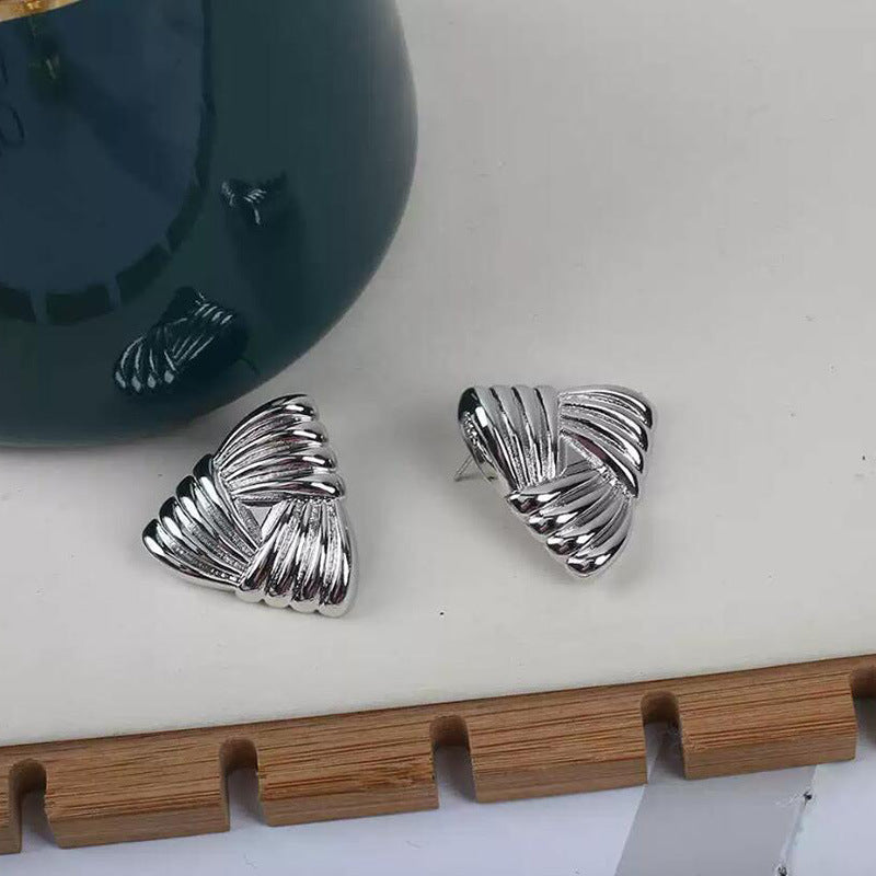 Wholesale Vintage Feather Ruffles Gold Stripe Triangle Earrings